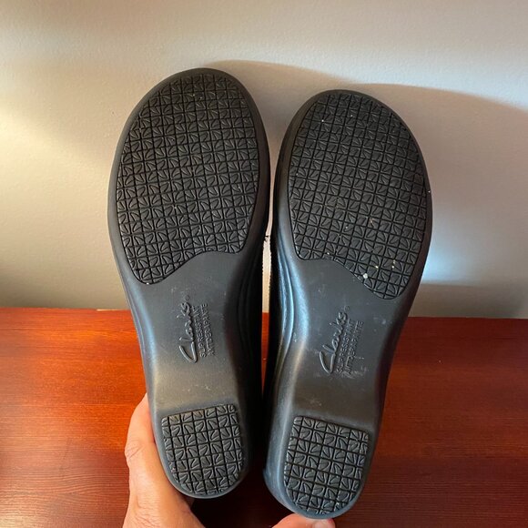 Clarks Women's Grasp Chime Leather Loafer Slip Resistant - Size 7 - Picture 7 of 8